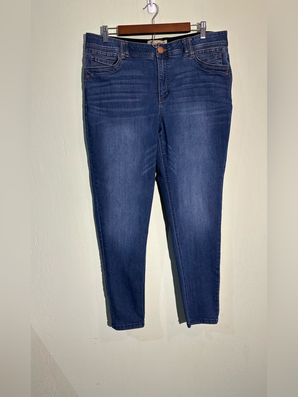 Democracy medium wash Ab technology skinny stretch jeans size 16